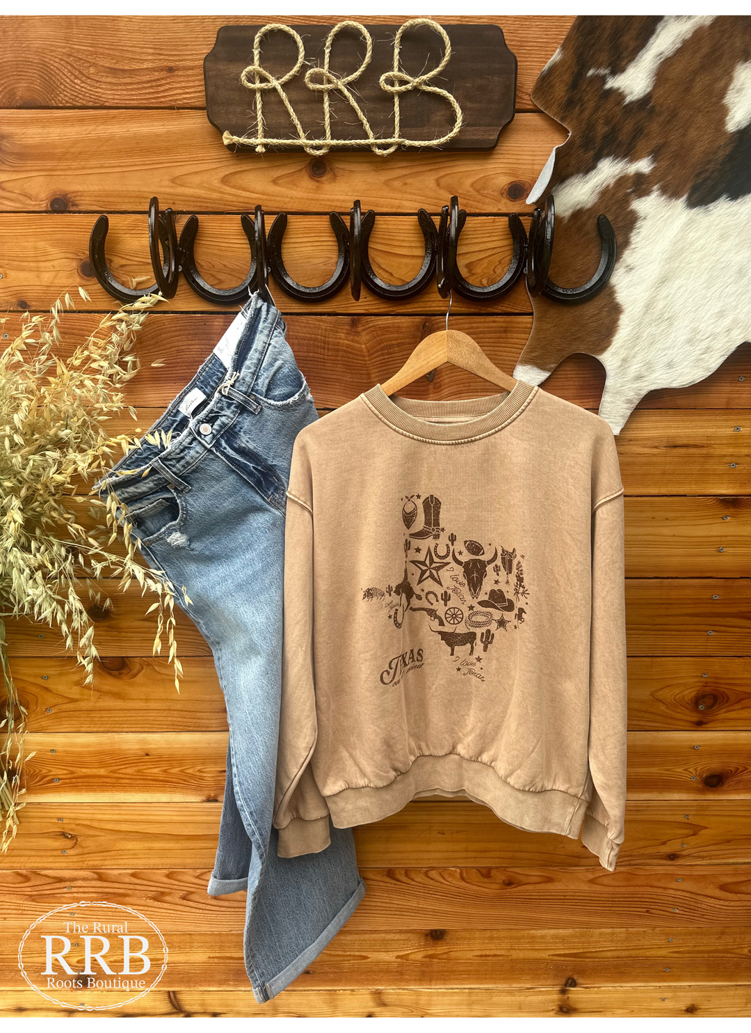Embrace your Texas spirit with the Texas on My Mind Sweatshirt in a cozy mineral taupe shade. This comfortable sweatshirt is perfect for cooler days and showcases your love for Texas in style. Available in sizes Small (3-5), Medium (6-8), Large (9-11), and X-Large (12-14), it’s a must-have for any Texas enthusiast.